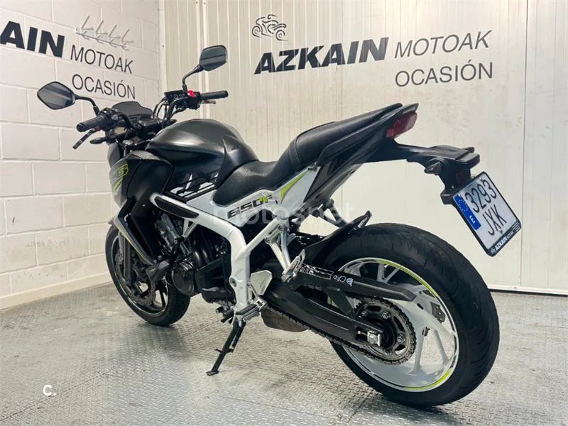 Honda CB 650 F – Vista 4