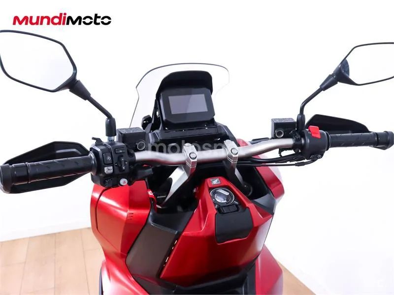 Honda ADV 350 – Vista 11