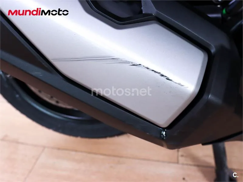 Honda ADV 350 – Vista 14
