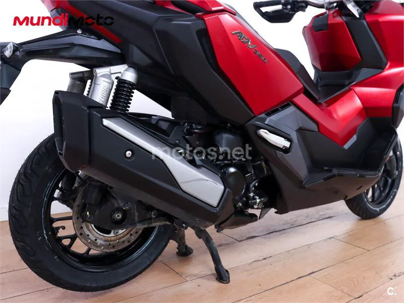 Honda ADV 350 – Vista 4