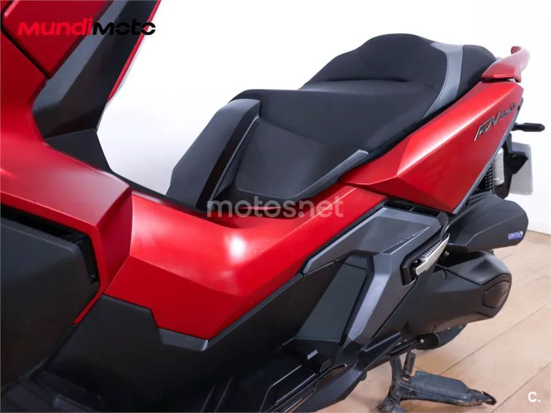 Honda ADV 350 – Vista 10