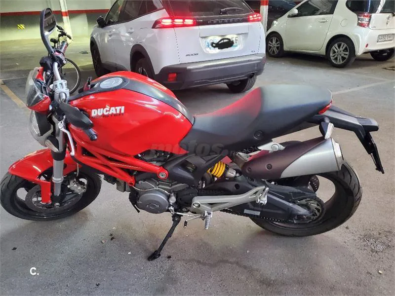 Ducati Monster 696 – Vista 2
