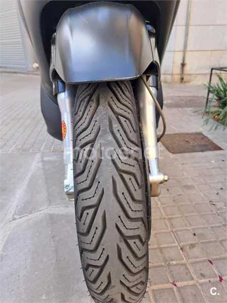 Piaggio Beverly 300 – Vista 5