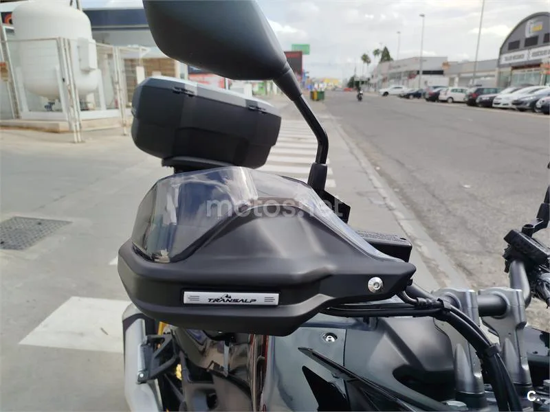 Honda XL 750 Transalp – Vista 7