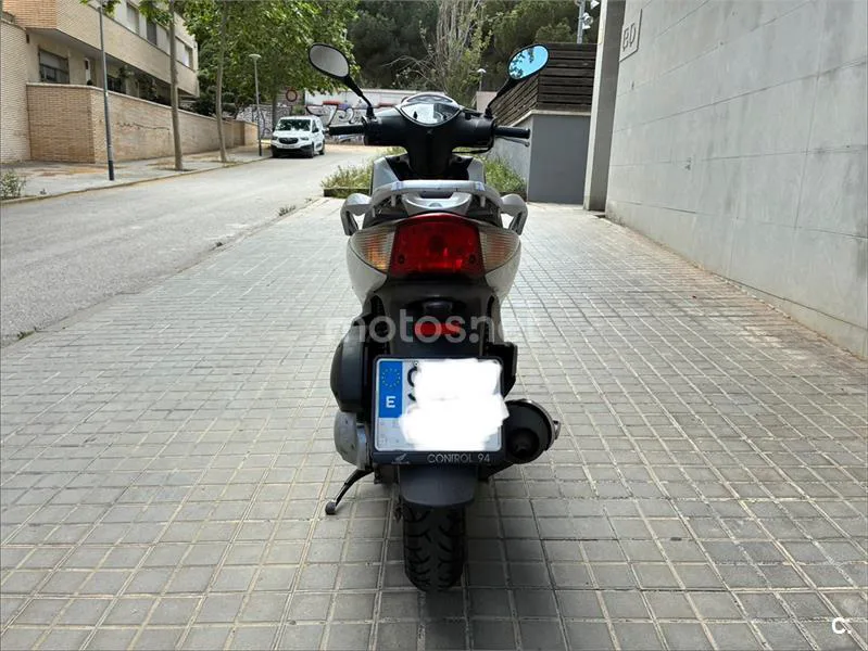 Honda SH 125i – Vista 4