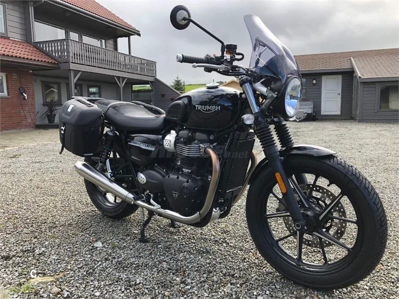 Triumph Street Twin – Vista 2