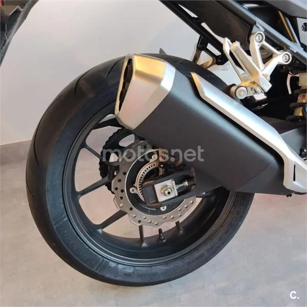 Honda CB 750 Hornet – Vista 13
