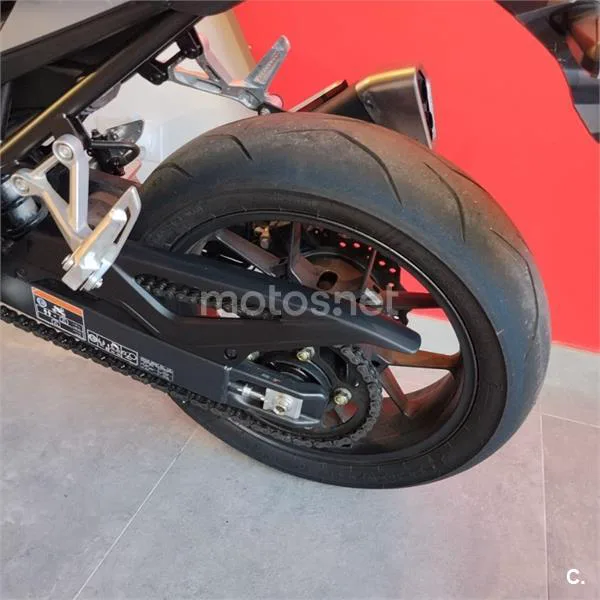 Honda CB 750 Hornet – Vista 16