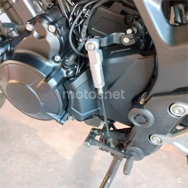 Honda CB 750 Hornet – Vista 18
