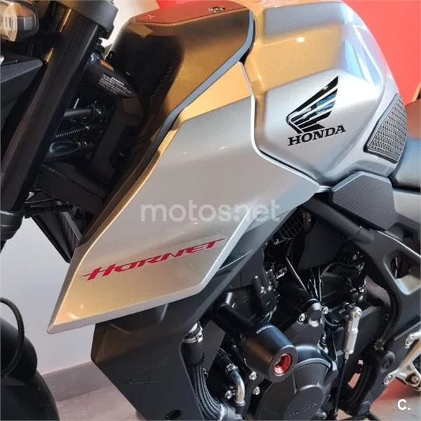Honda CB 750 Hornet – Vista 19