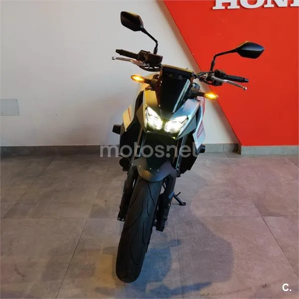 Honda CB 750 Hornet – Vista 3