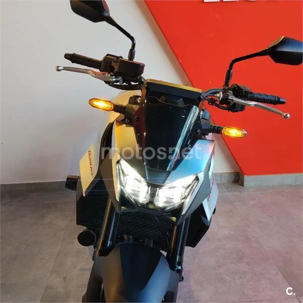 Honda CB 750 Hornet – Vista 6
