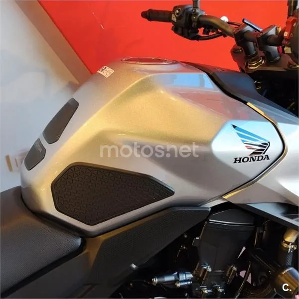 Honda CB 750 Hornet – Vista 10