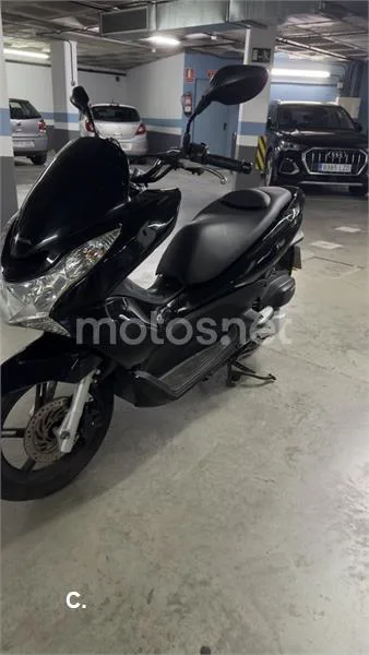 Honda PCX 125 – Vista 4
