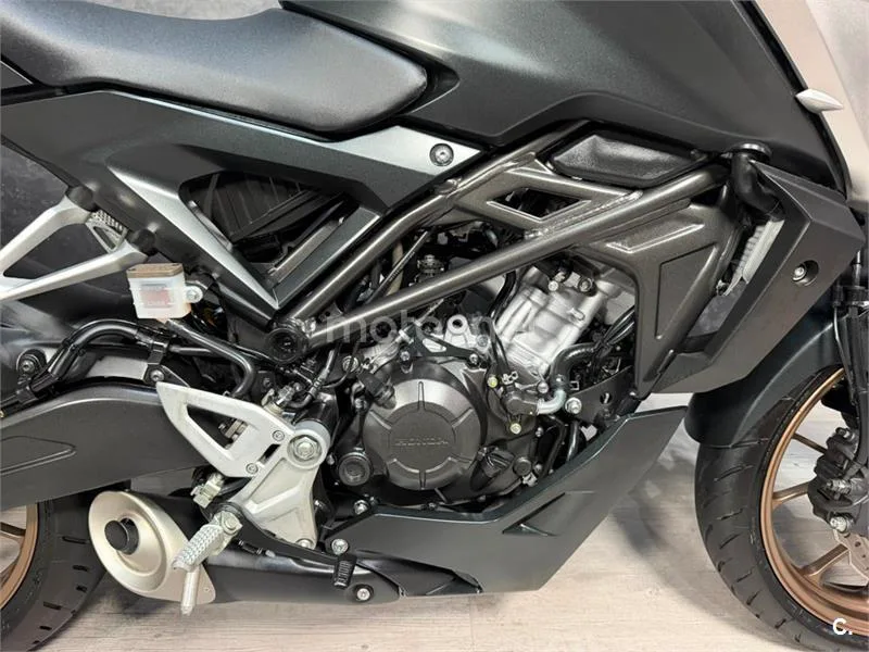 Honda CB 125 R – Vista 14