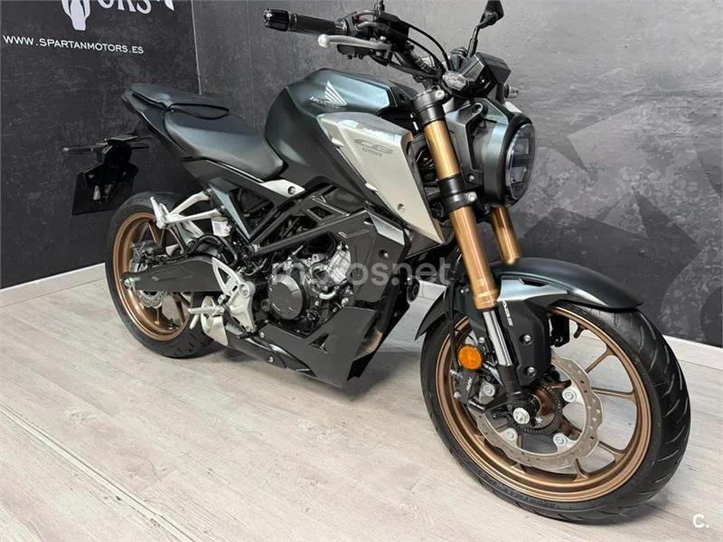 Honda CB 125 R – Vista 6