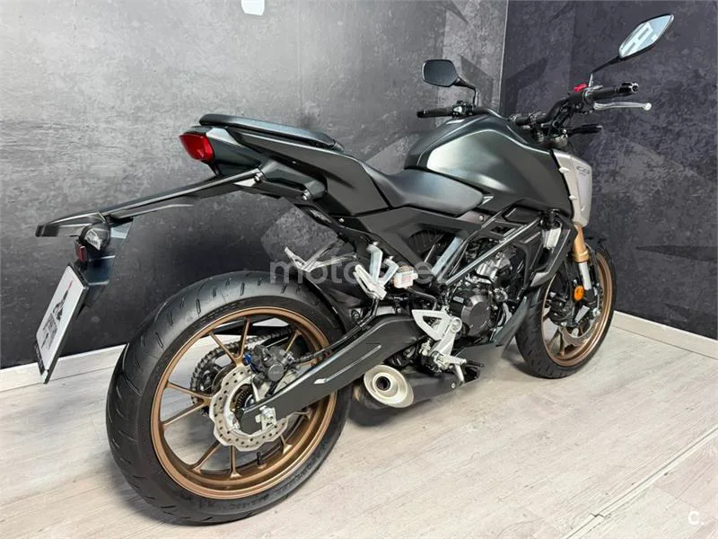Honda CB 125 R – Vista 10