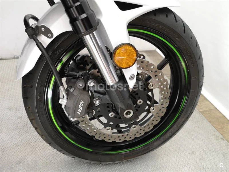 Kawasaki Versys – Vista 11