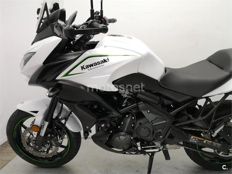 Kawasaki Versys – Vista 19