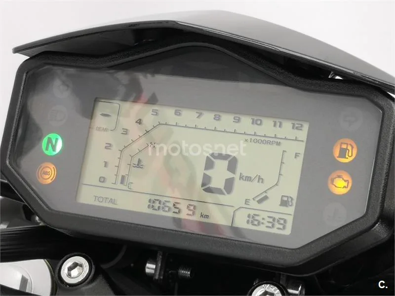 Keeway RKF 125 – Vista 8