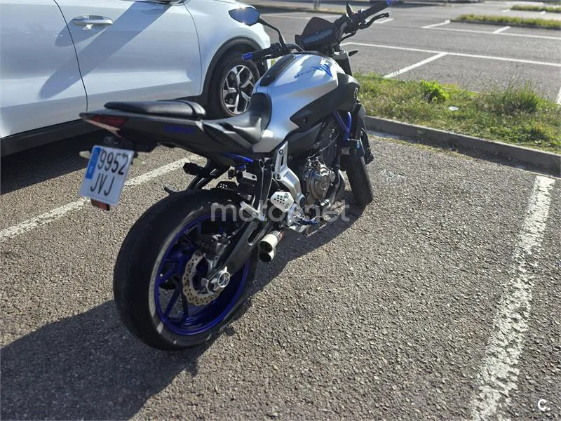 Yamaha MT-07 – Vista 9