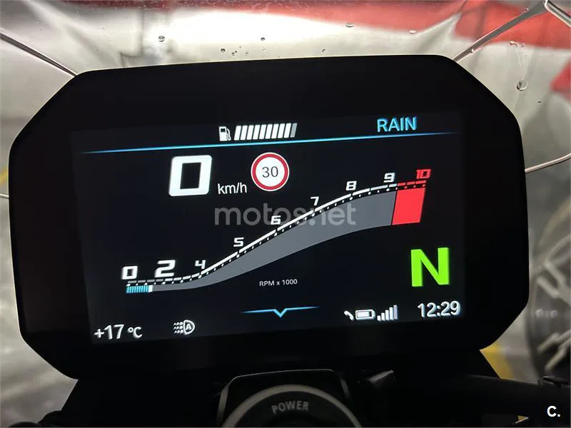 BMW F 900 R – Vista 4