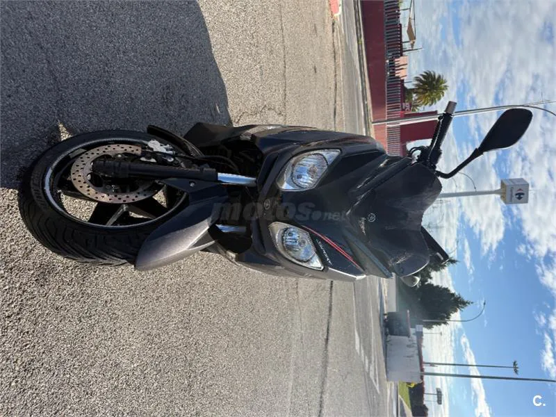 Yamaha XMAX 250 – Vista 3
