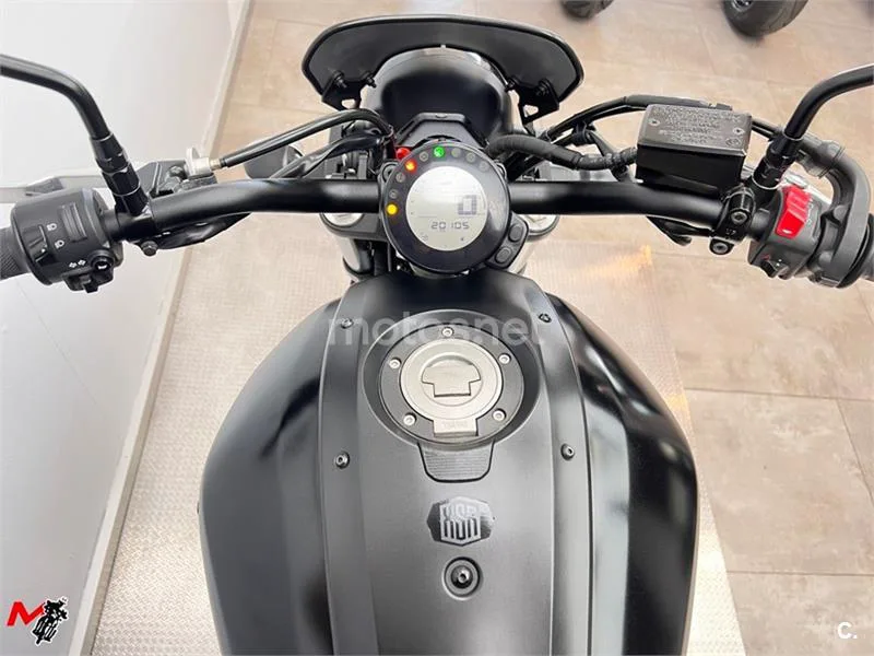 Yamaha XSR 700 – Vista 7