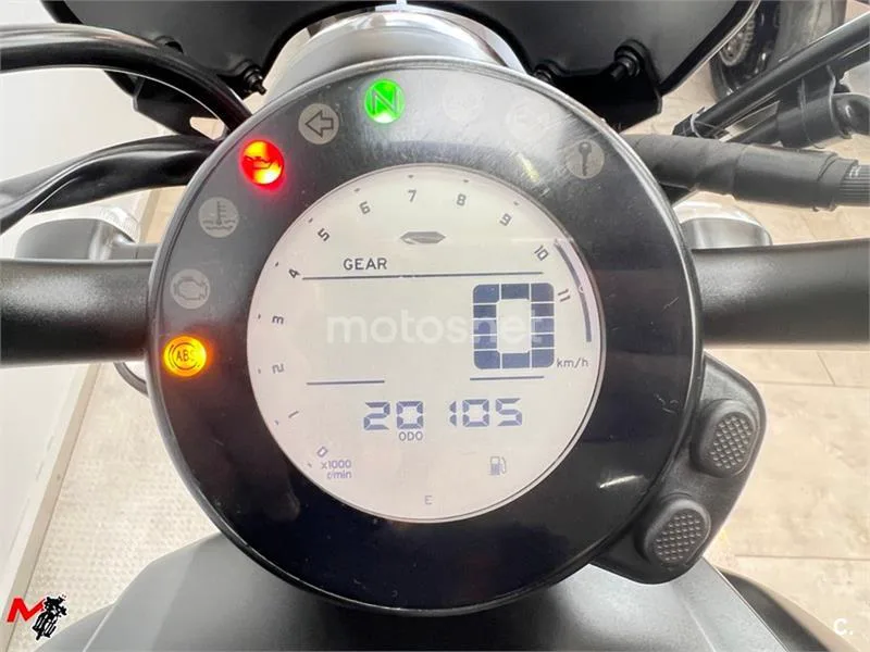 Yamaha XSR 700 – Vista 8