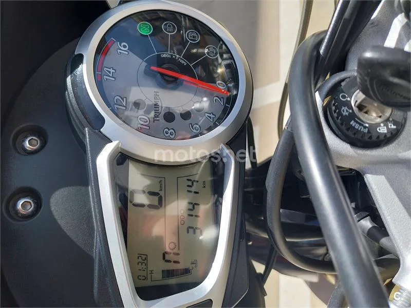 Triumph Street Triple – Vista 4