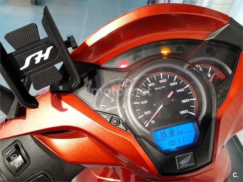 Honda SH 300i – Vista 5