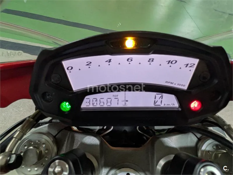 Ducati Monster 796 – Vista 12