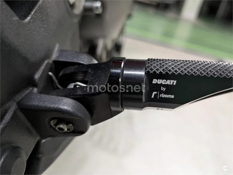 Ducati Monster 796 – Vista 3
