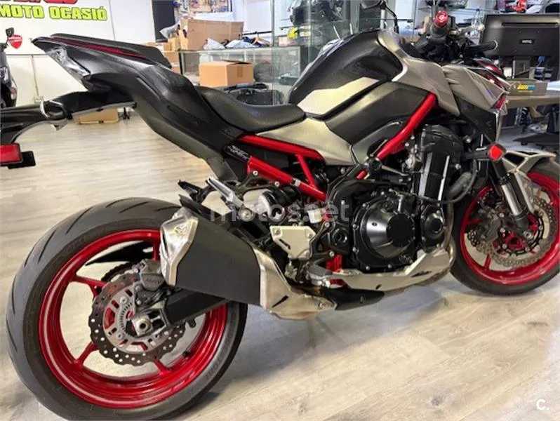 Kawasaki Z900 – Vista 5