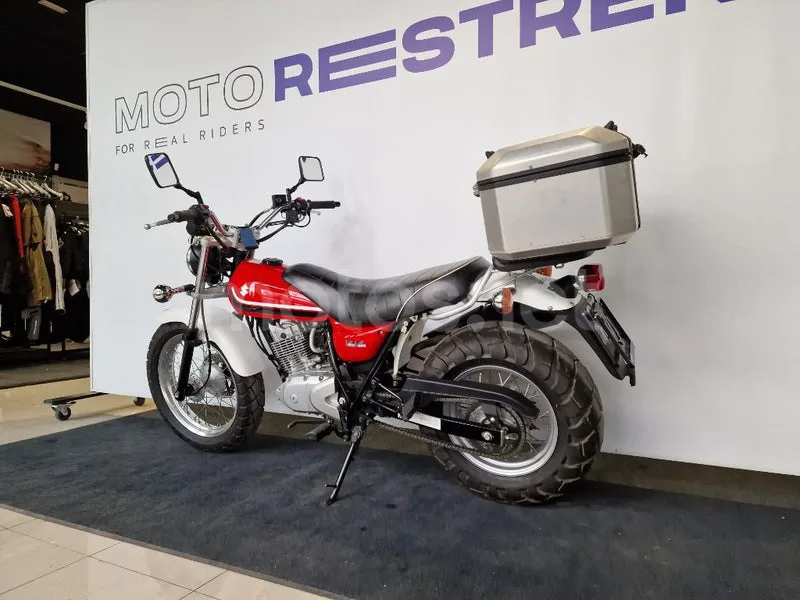 Suzuki VanVan 125 – Vista 3