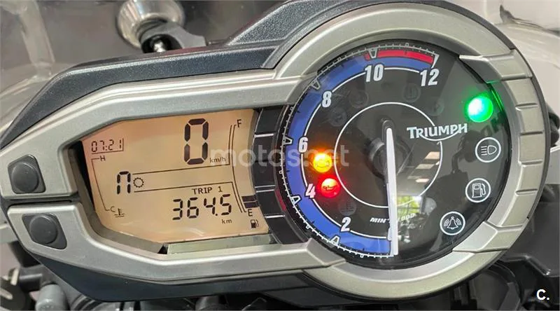 Triumph Tiger 800 – Vista 16