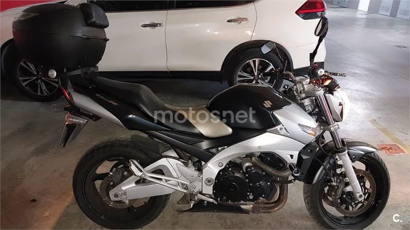 Suzuki GSR 600 – Vista 3