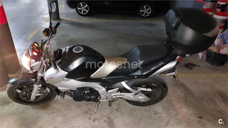 Suzuki GSR 600 – Vista 4