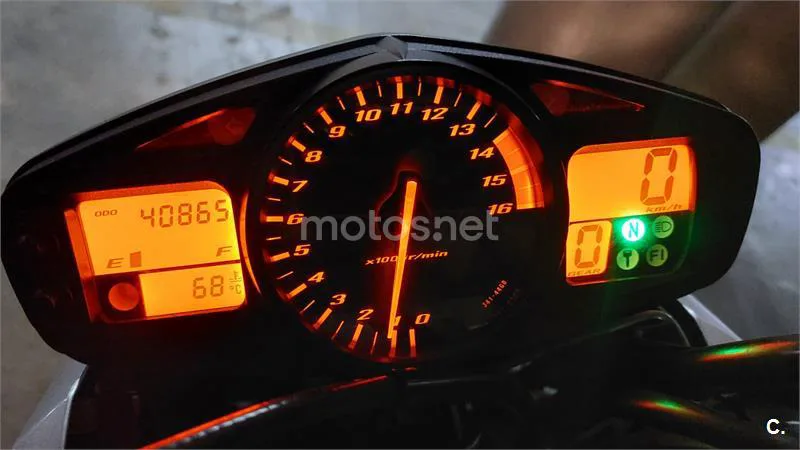 Suzuki GSR 600 – Vista 5