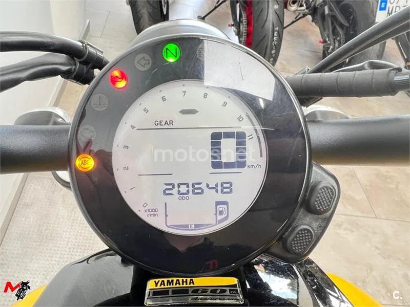 Yamaha XSR 700 – Vista 8