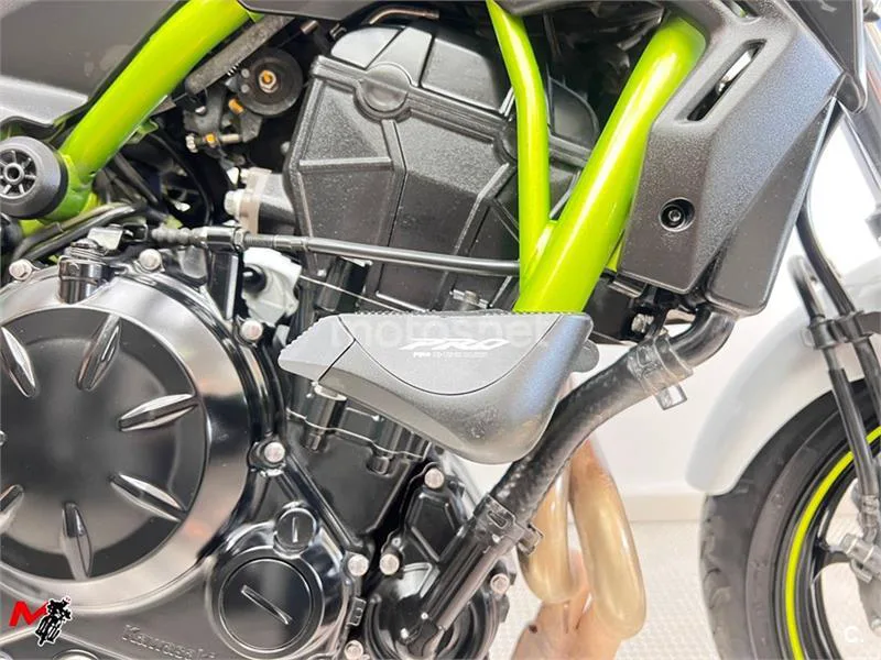 Kawasaki Z650 – Vista 7