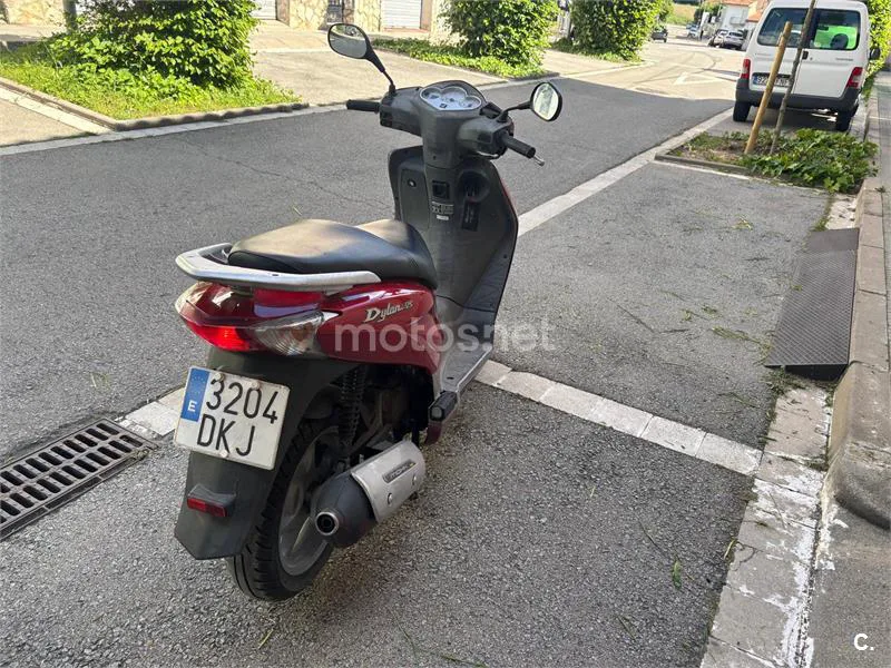 Honda NES 125 – Vista 6