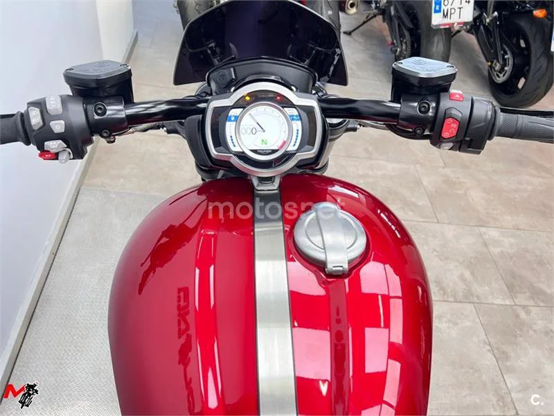 Triumph Rocket 3 – Vista 8