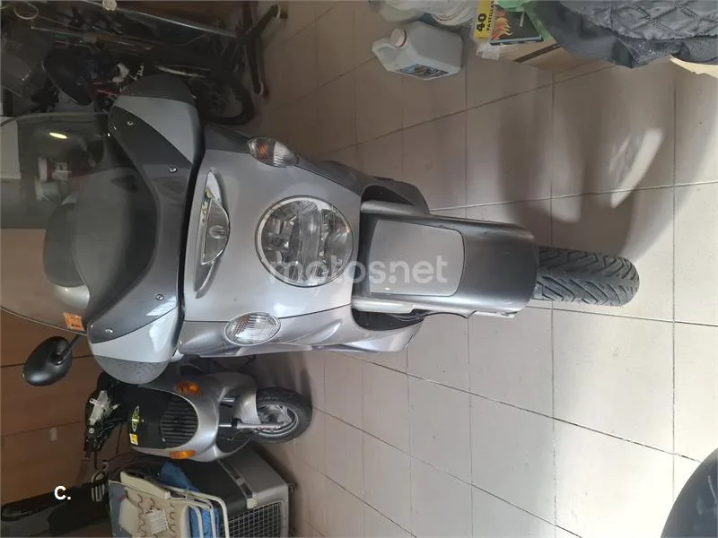 Aprilia Scarabeo 500 – Vista 4