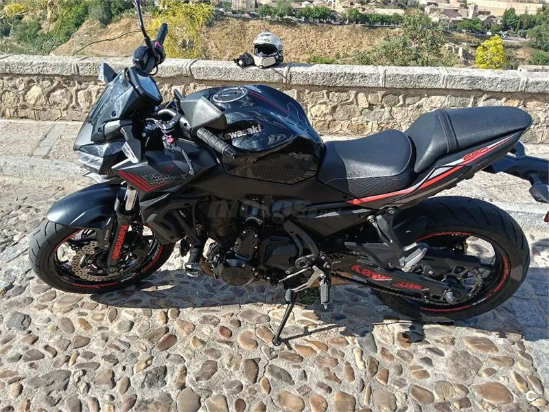 Kawasaki Z650 – Vista 2