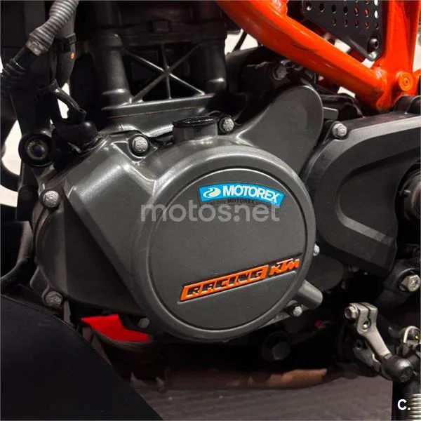 KTM 125 – Vista 15