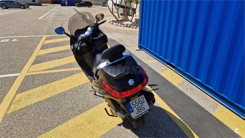 Piaggio X EVO 125 – Vista 4