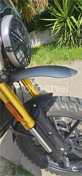 Triumph Scrambler 400 X – Vista 9