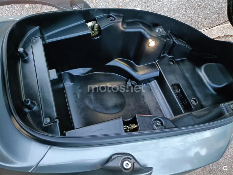 Kymco Grand Dink 300 – Vista 6
