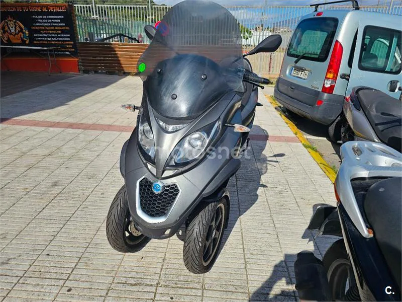 Piaggio MP3 300 LT – Vista 4
